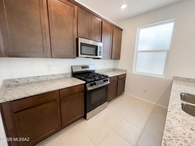 10453 W Beaman Lane, Marana, AZ 85653