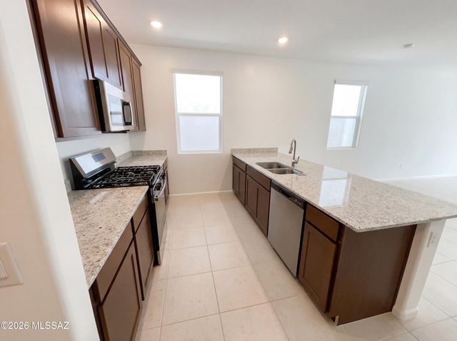 10453 W Beaman Lane, Marana, AZ 85653