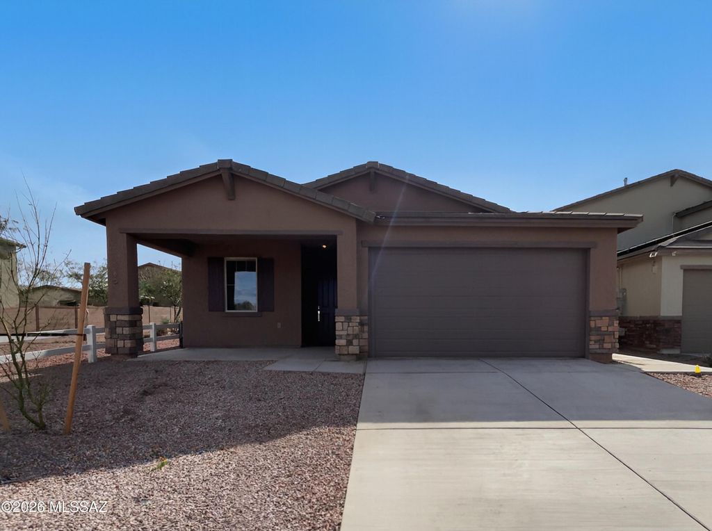 10453 W Beaman Lane, Marana, AZ 85653