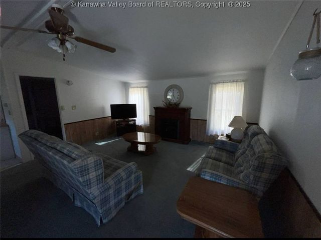 4900 & 4904 Jonquil Drive, Charleston, WV 25306