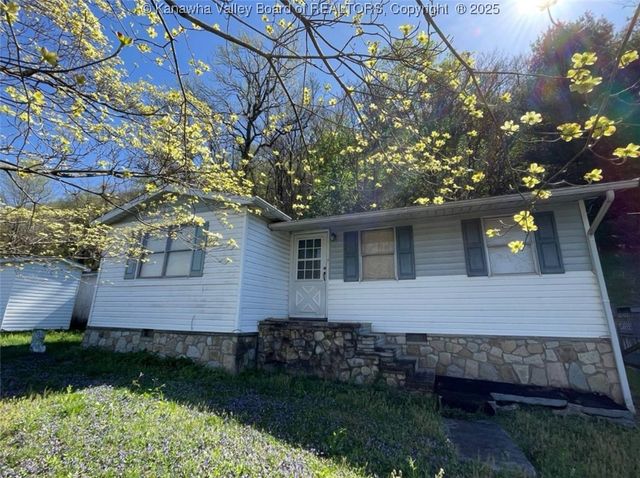4900 & 4904 Jonquil Drive, Charleston, WV 25306