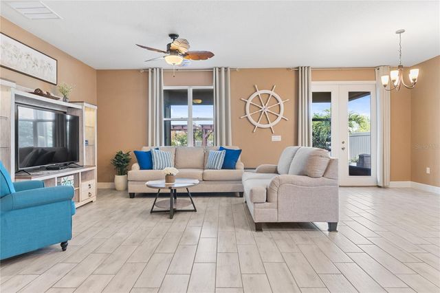 697 SARNER PASS WAY, Winter Haven, FL 33881