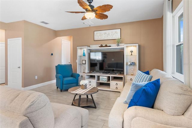 697 SARNER PASS WAY, Winter Haven, FL 33881