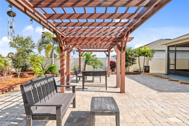 697 SARNER PASS WAY, Winter Haven, FL 33881