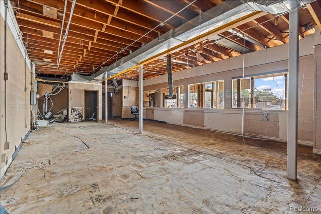 18400 Plymouth Road, Detroit, MI 48228