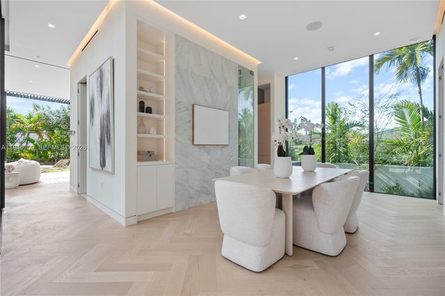 536 W 51st St, Miami Beach, FL 33140