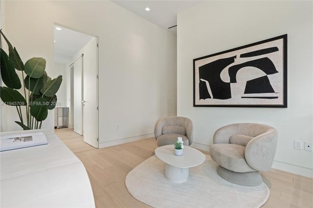 536 W 51st St, Miami Beach, FL 33140