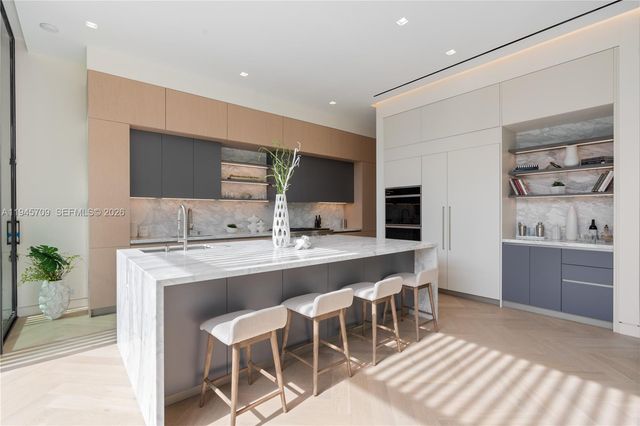 536 W 51st St, Miami Beach, FL 33140