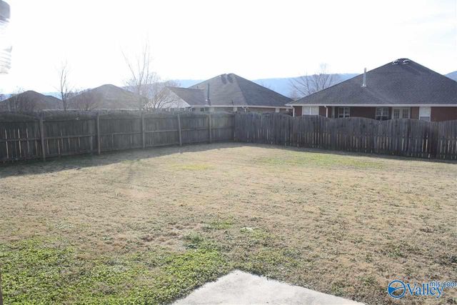 7010 Thornwood Lane, Owens Cross Roads, AL 35763