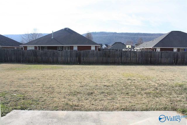 7010 Thornwood Lane, Owens Cross Roads, AL 35763