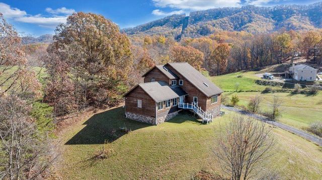 35 Fawn CT, Roanoke, VA 24012