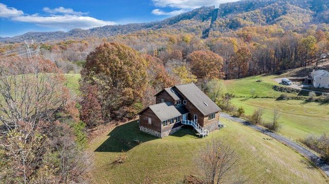 35 Fawn CT, Roanoke, VA 24012