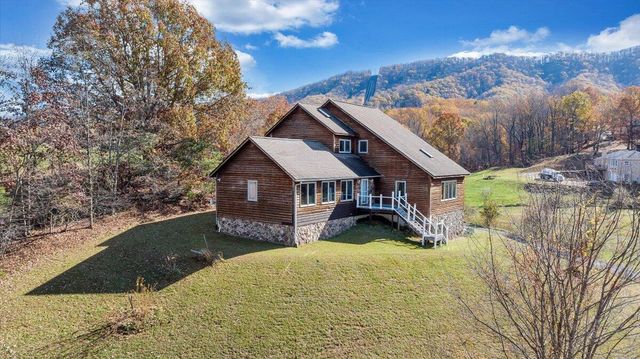 35 Fawn CT, Roanoke, VA 24012