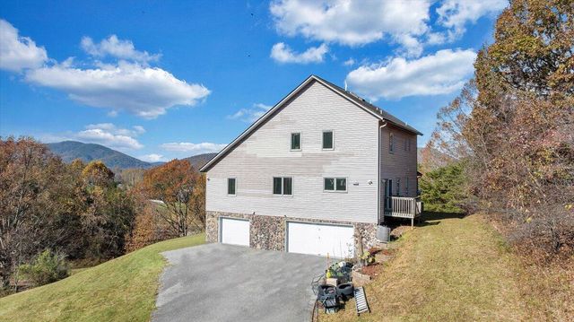 35 Fawn CT, Roanoke, VA 24012