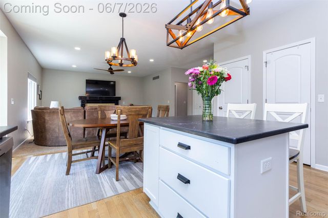36039 Curtis Road, Livonia, MI 48152