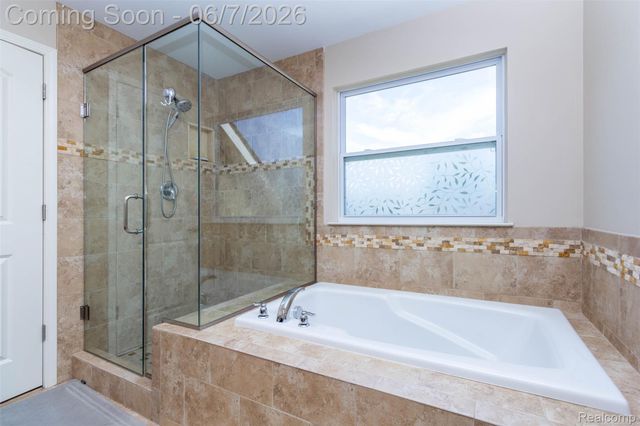36039 Curtis Road, Livonia, MI 48152
