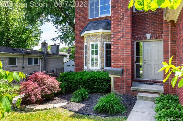 36039 Curtis Road, Livonia, MI 48152