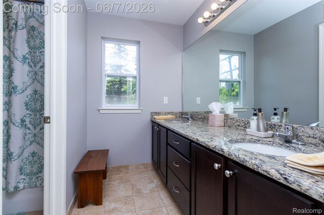 36039 Curtis Road, Livonia, MI 48152