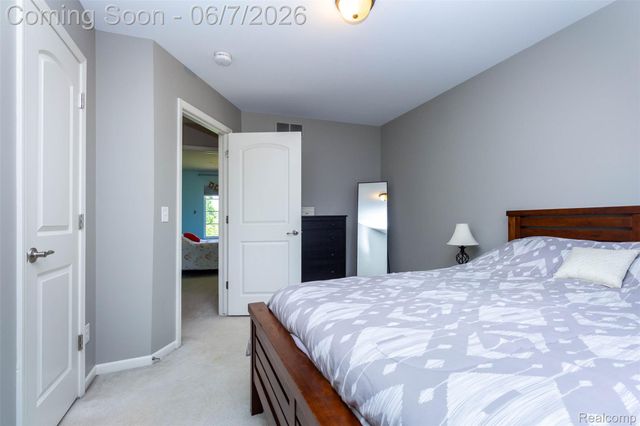 36039 Curtis Road, Livonia, MI 48152