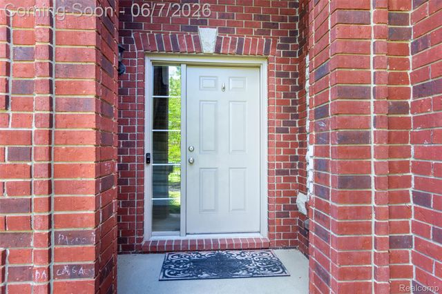 36039 Curtis Road, Livonia, MI 48152