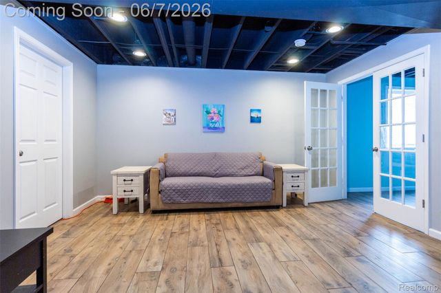 36039 Curtis Road, Livonia, MI 48152