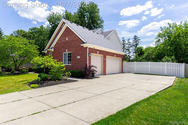 36039 Curtis Road, Livonia, MI 48152
