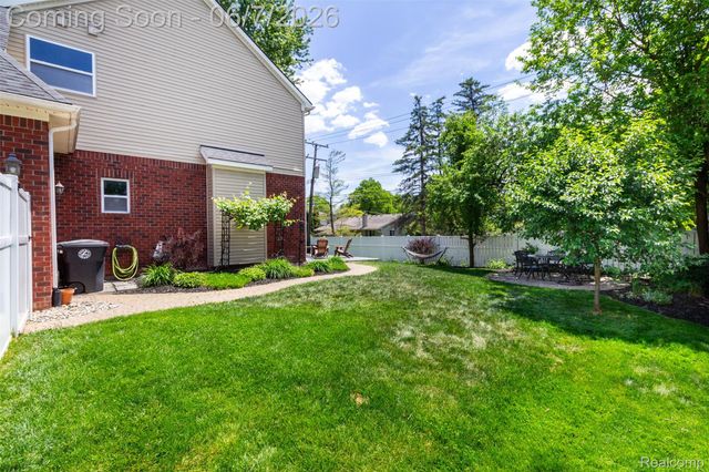 36039 Curtis Road, Livonia, MI 48152