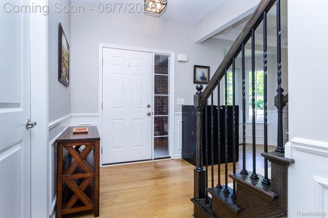36039 Curtis Road, Livonia, MI 48152