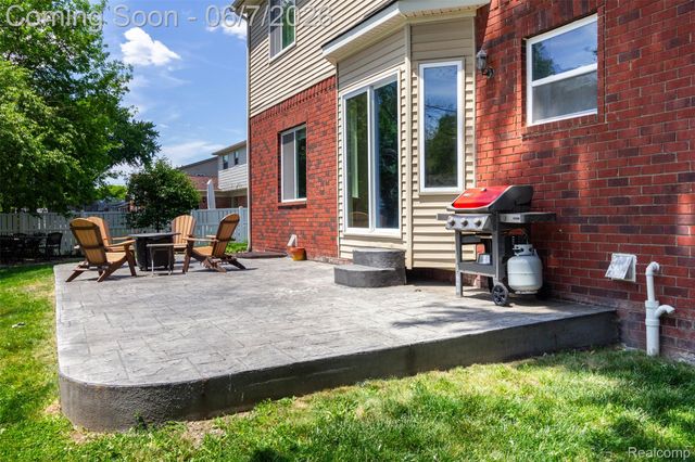 36039 Curtis Road, Livonia, MI 48152