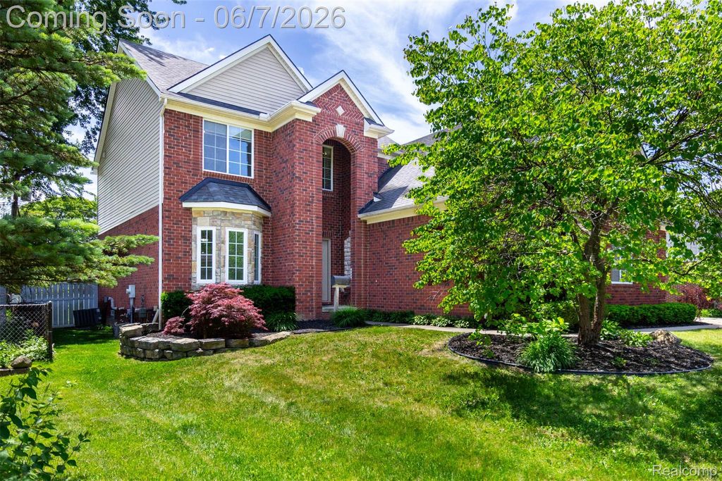 36039 Curtis Road, Livonia, MI 48152