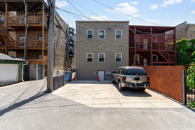2312 W Taylor Street, Chicago, IL 60612