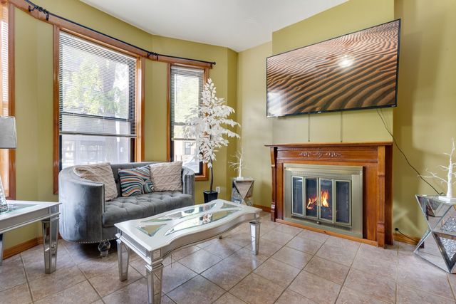 2312 W Taylor Street, Chicago, IL 60612