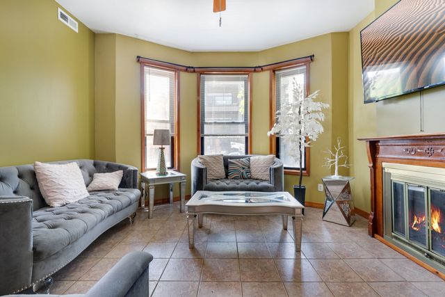 2312 W Taylor Street, Chicago, IL 60612