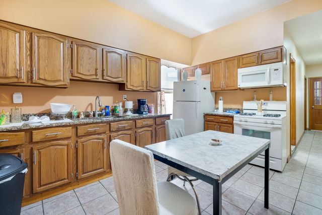 2312 W Taylor Street, Chicago, IL 60612