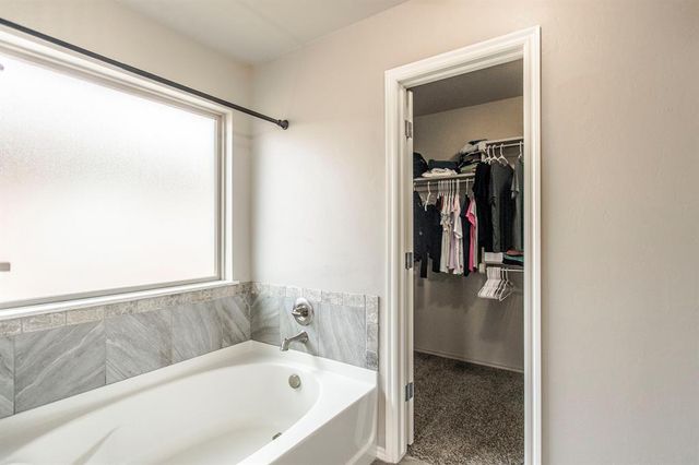 10408 NW 35th Street, Yukon, OK 73099