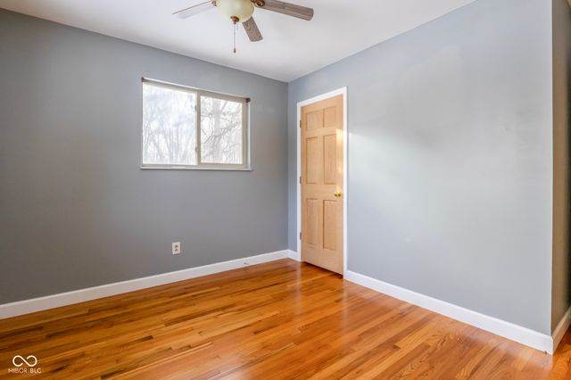 2950 S Lake Drive, Columbus, IN 47203