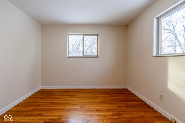 2950 S Lake Drive, Columbus, IN 47203