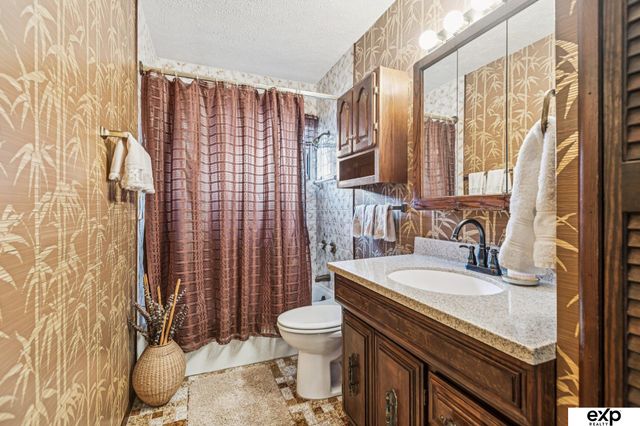 3603 Oak Street, Omaha, NE 68105