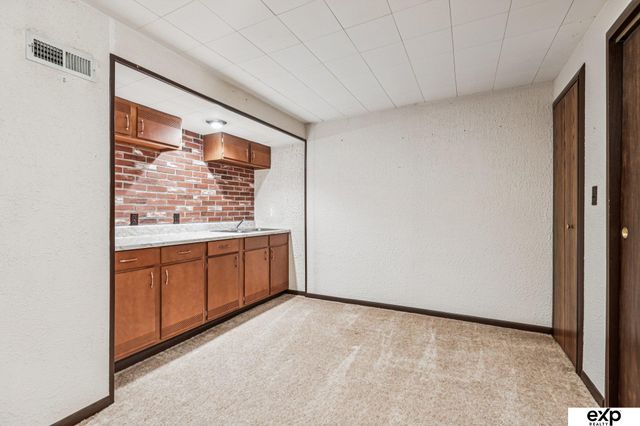 3603 Oak Street, Omaha, NE 68105