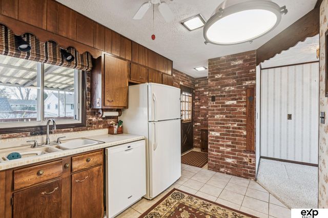 3603 Oak Street, Omaha, NE 68105