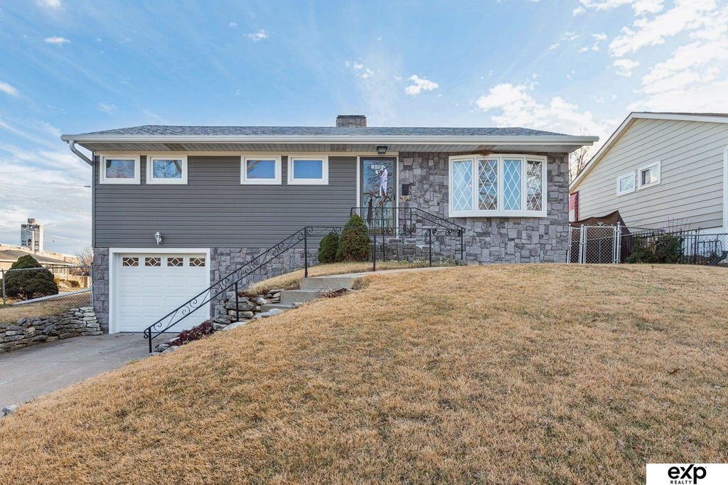 3603 Oak Street, Omaha, NE 68105