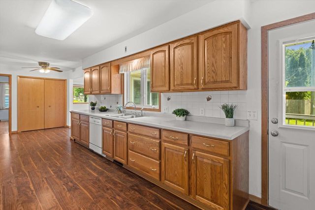 1813 Windom Way, Madison, WI 53704