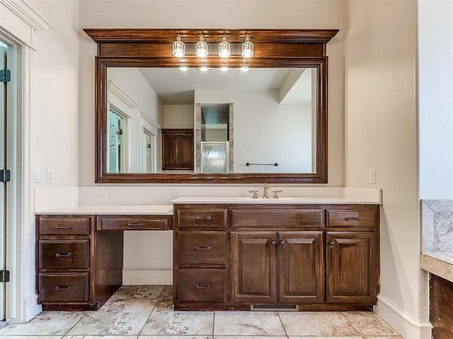 17200 Osprey Circle, Edmond, OK 73012