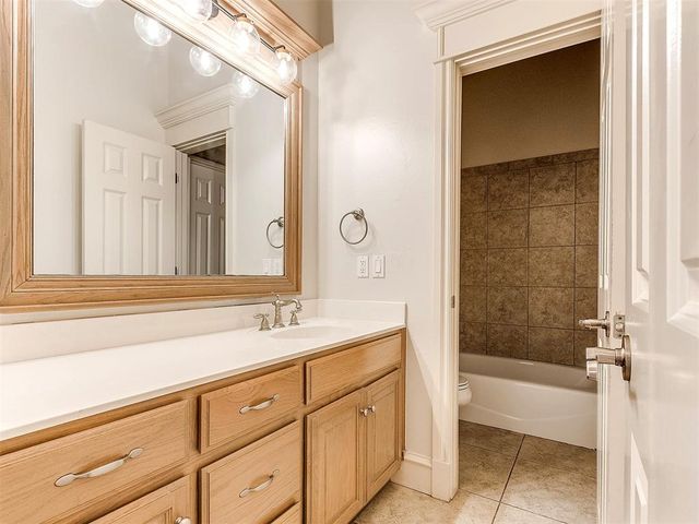 17200 Osprey Circle, Edmond, OK 73012