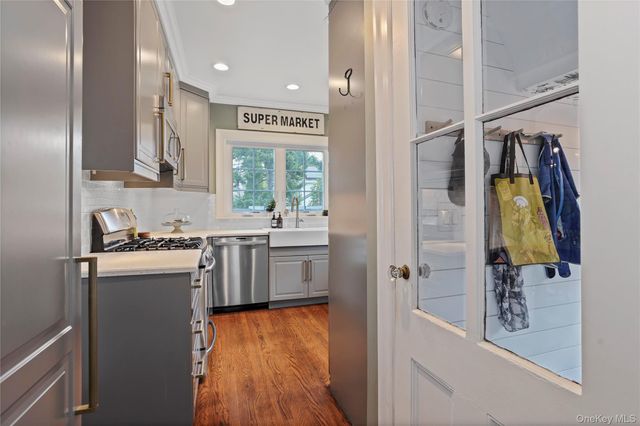 11 Westwood Avenue, New Rochelle, NY 10801