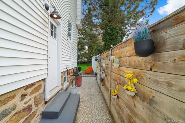 11 Westwood Avenue, New Rochelle, NY 10801