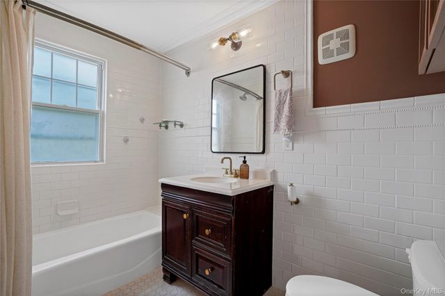 11 Westwood Avenue, New Rochelle, NY 10801