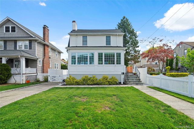 11 Westwood Avenue, New Rochelle, NY 10801