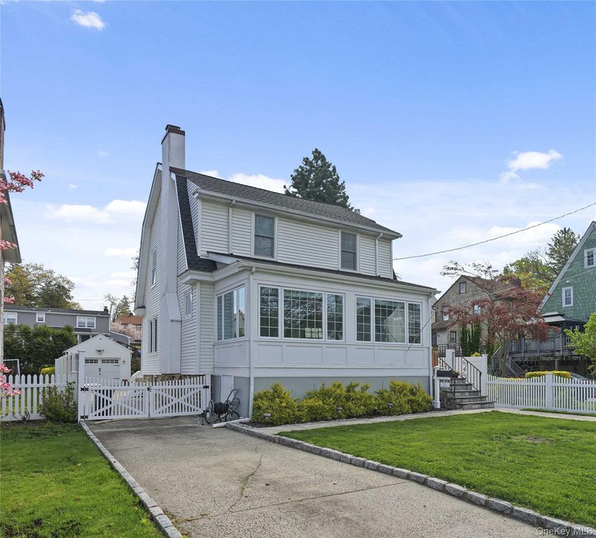 11 Westwood Avenue, New Rochelle, NY 10801