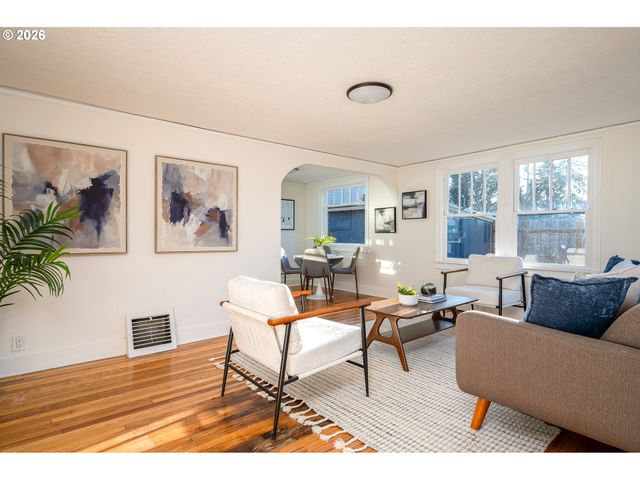 6646 N Columbia Way, Portland, OR 97203